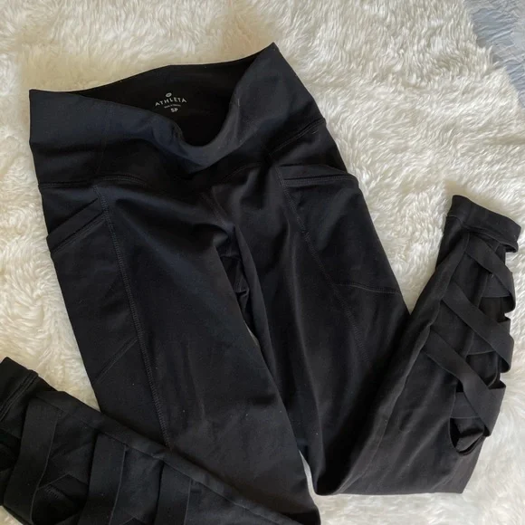 Athleta criss cross black leggings small - Picture 4 of 6